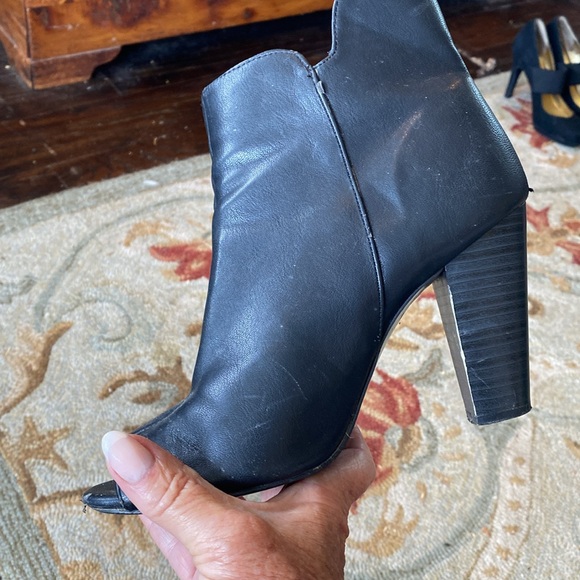 Breckelle booties - Picture 2 of 2